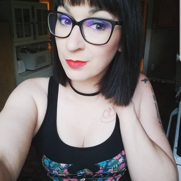 Meet your Posher, Melanie - Picture 4 of 5